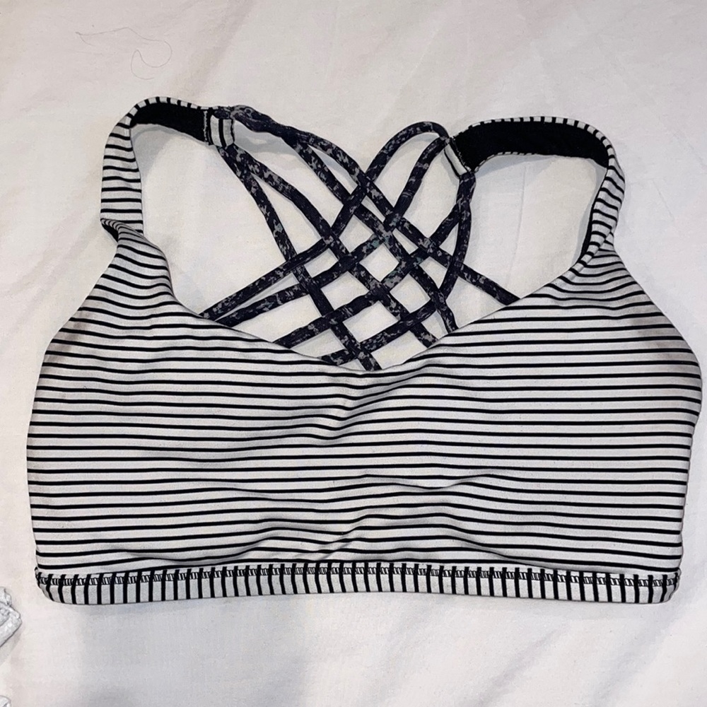 Size 4 lulu lemon free to be wild sports bra